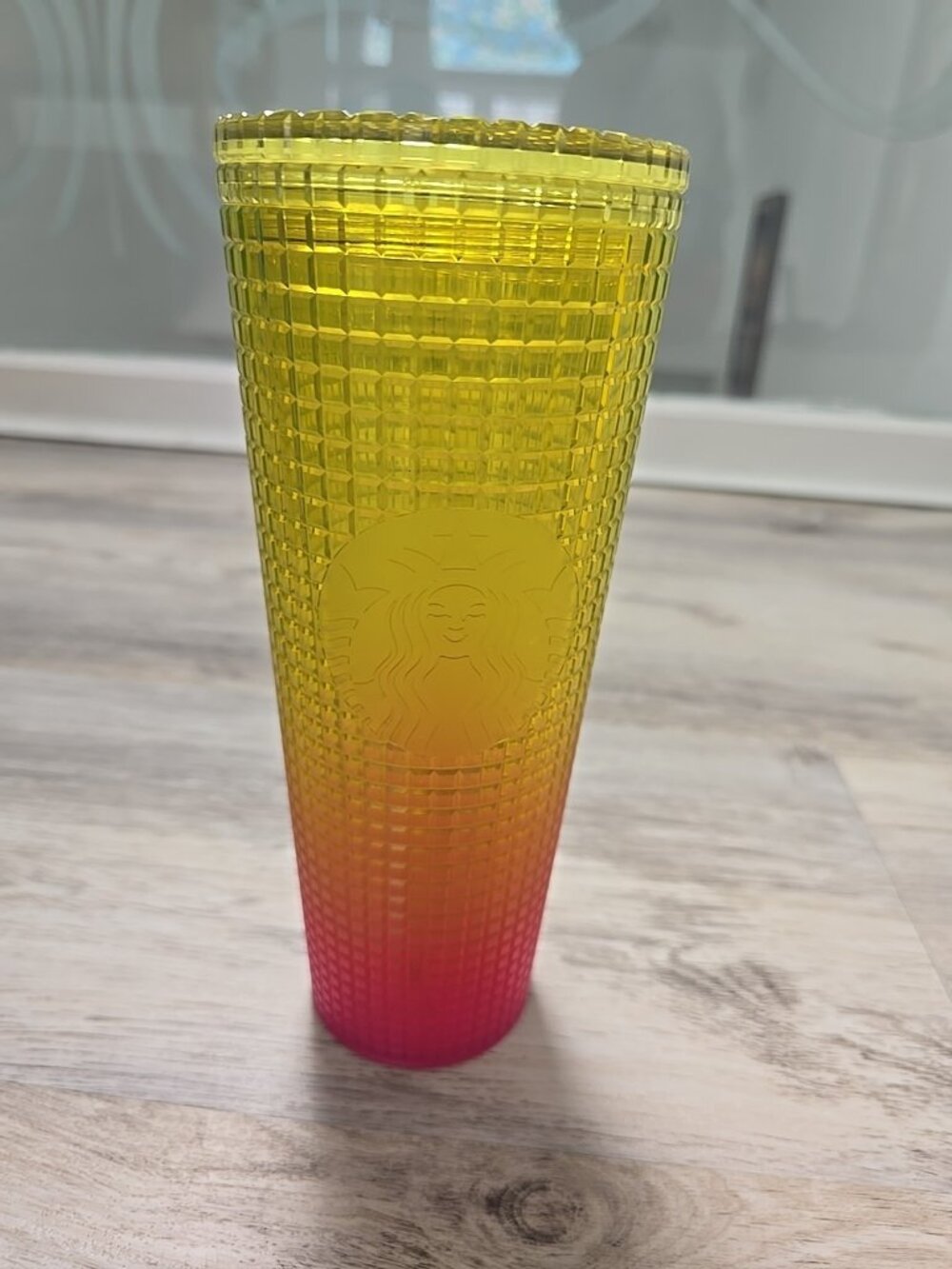 Starbucks 2022 Pink Lemon Yellow Gradient Ombre Grid 24oz Venti Tumbler No Straw